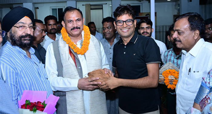 Shyam Bihari Jaiswal gets warm welcome at Raigarh